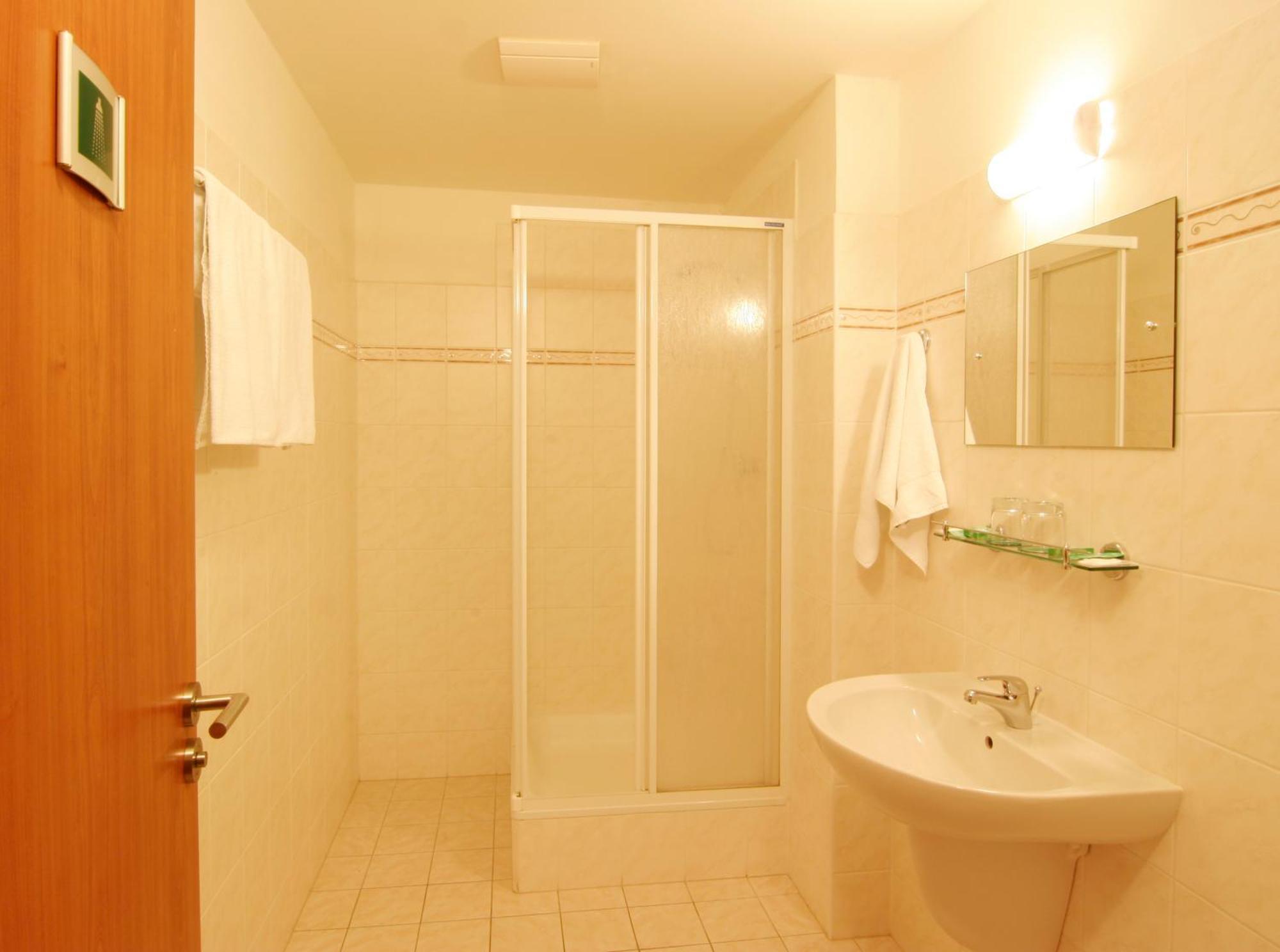 Rezidence Emmy Hotell Prag Exteriör bild