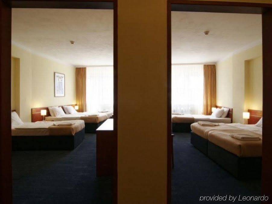 Rezidence Emmy Hotell Prag Exteriör bild