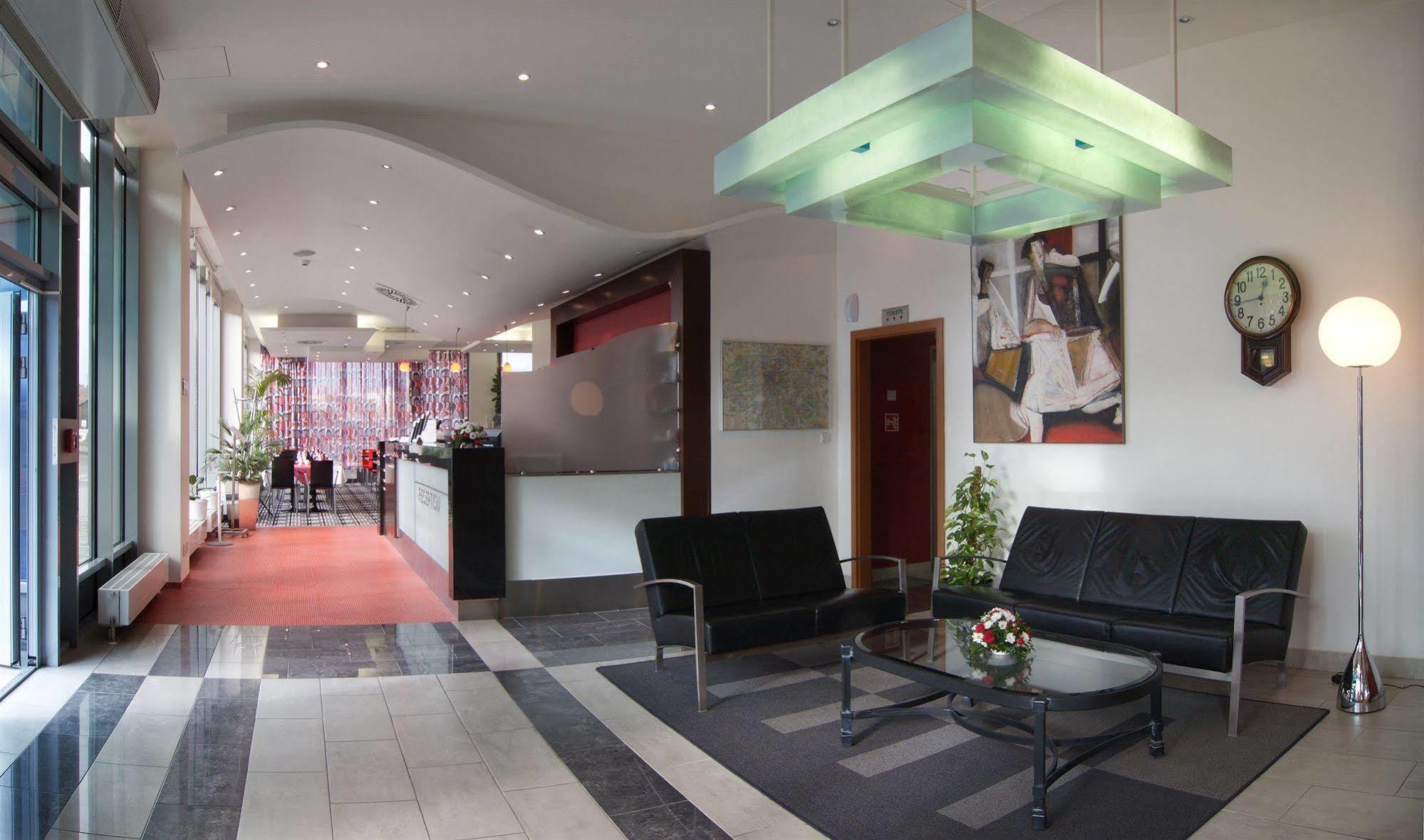 Rezidence Emmy Hotell Prag Exteriör bild