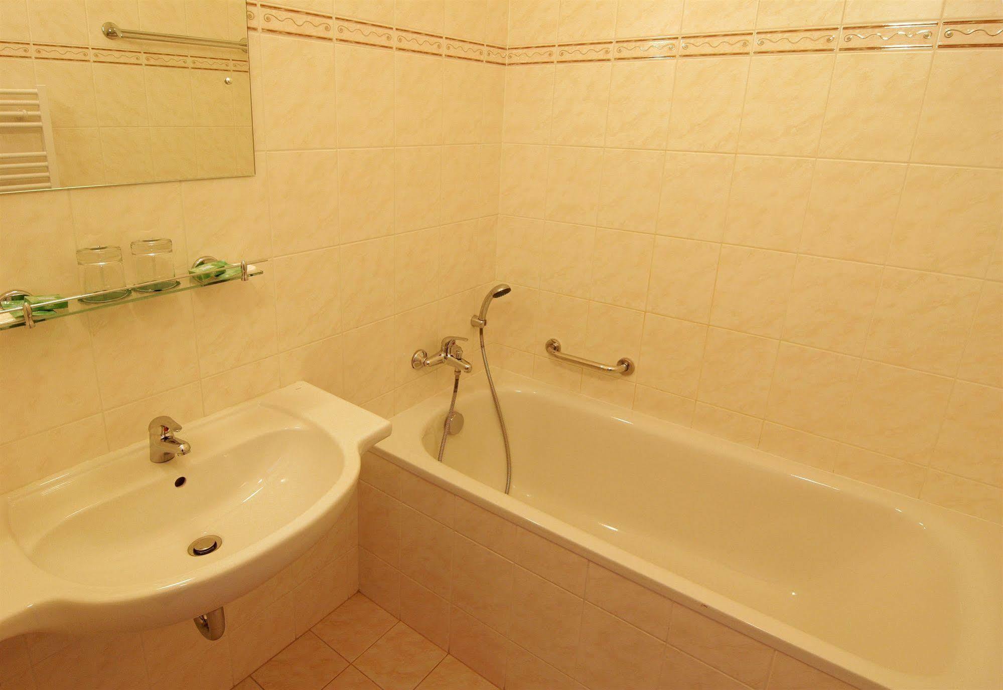 Rezidence Emmy Hotell Prag Exteriör bild